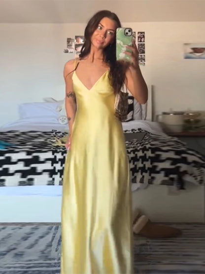 Serenne V-Neck Dress - Elegant Backless, Spaghetti Straps, Chic Robe, Vacation